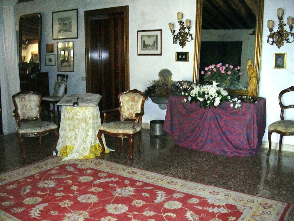 At A Palazzo Frühstückspension