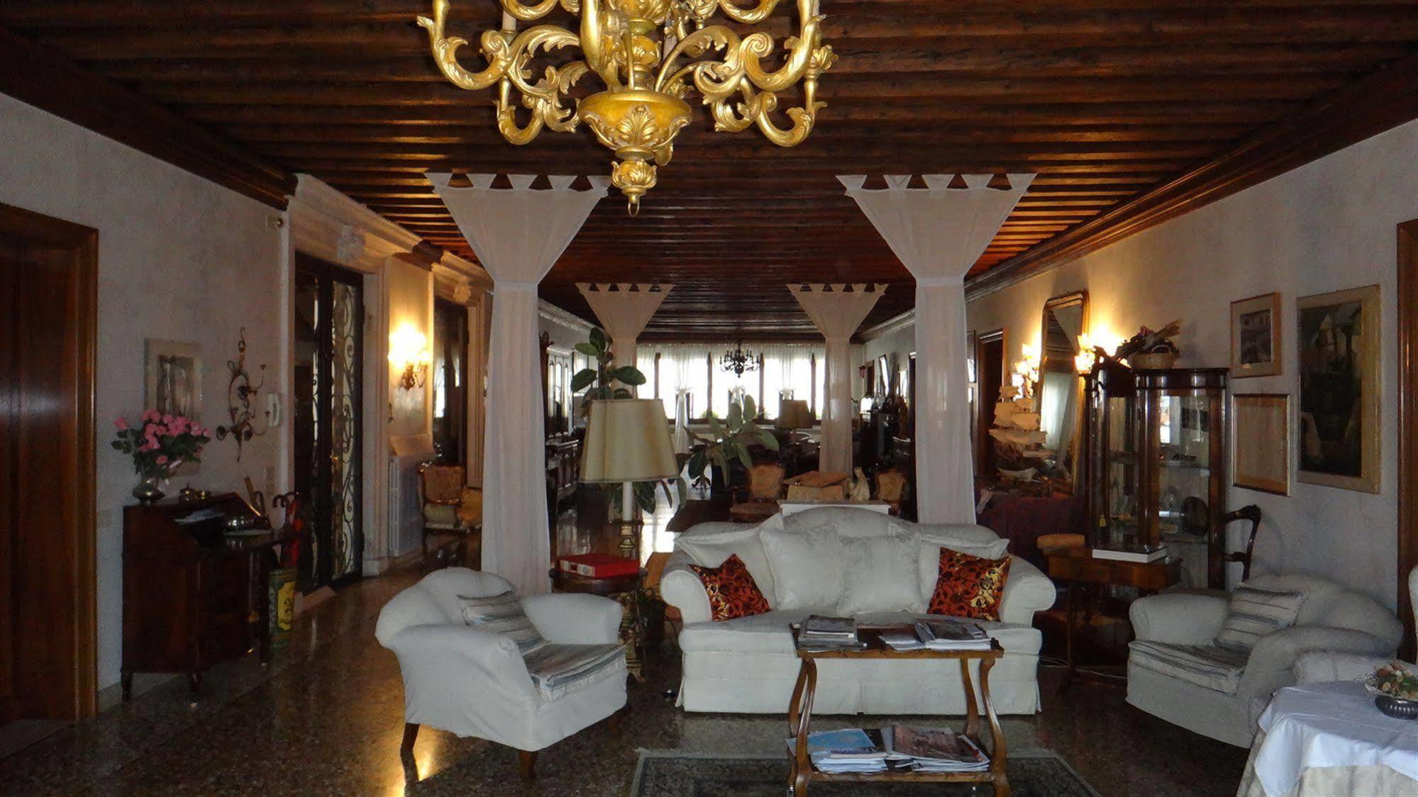 At A Palazzo 3* Venedig